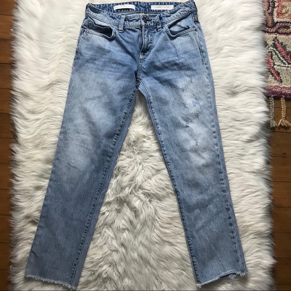Pilcro Straight Leg light wash Jeans 25